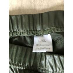 2x “leren” legging groen xl 1x Vero moda