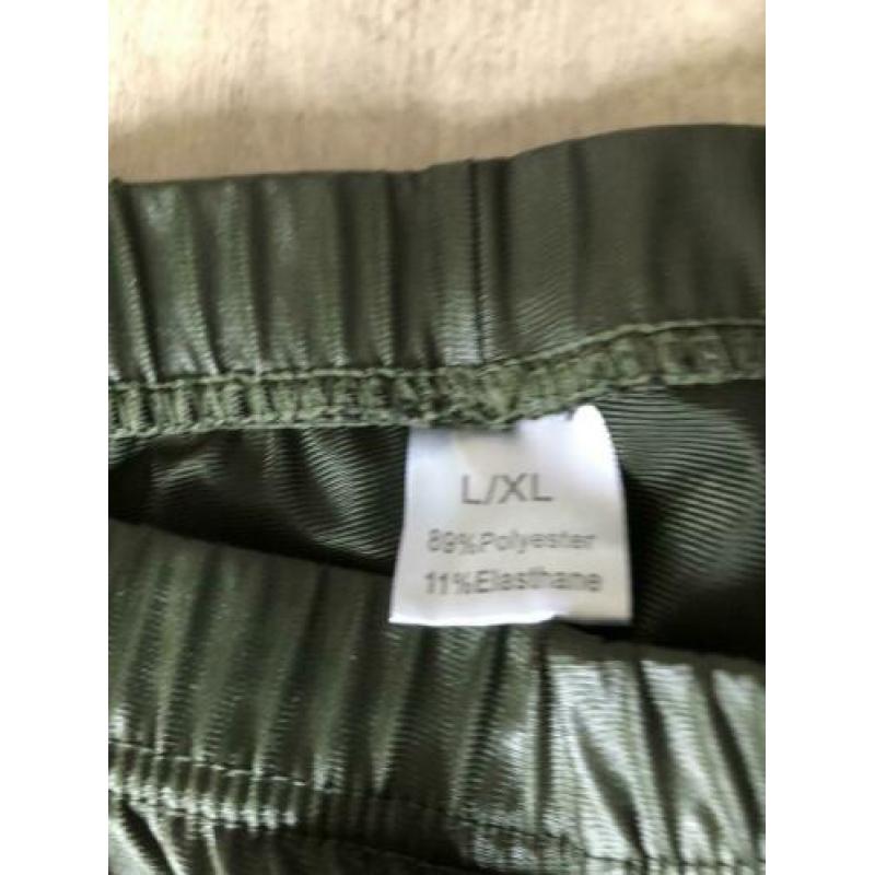 2x “leren” legging groen xl 1x Vero moda