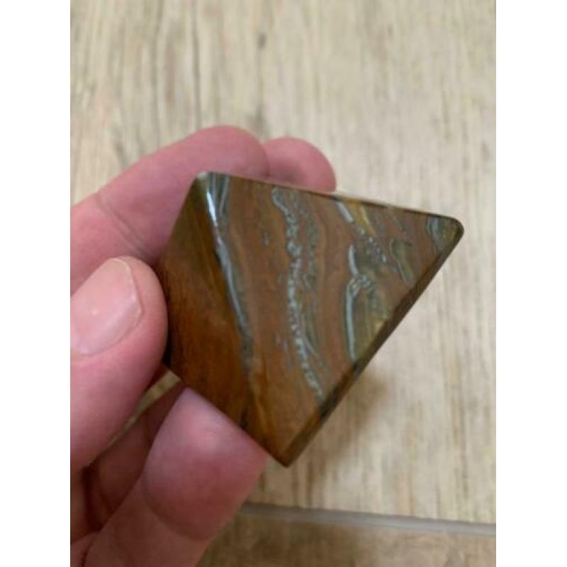 Tijgeroog mineraal / edelsteen pyramide