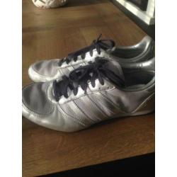 ADIDAS grijze sportschoenen maat 36