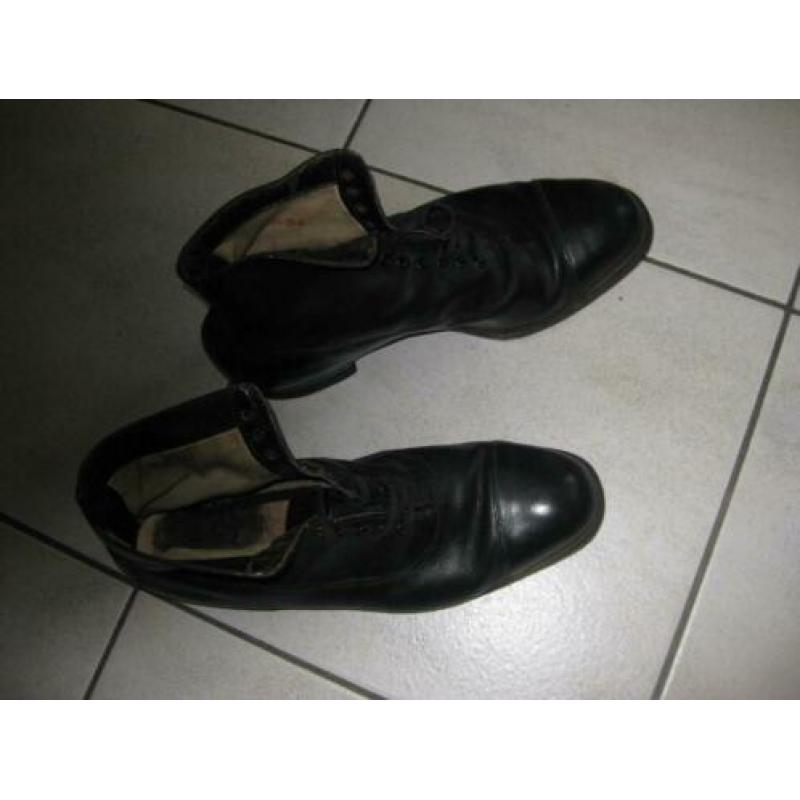 Zwarte leren heren schoenen 65 jaar oud maat 44