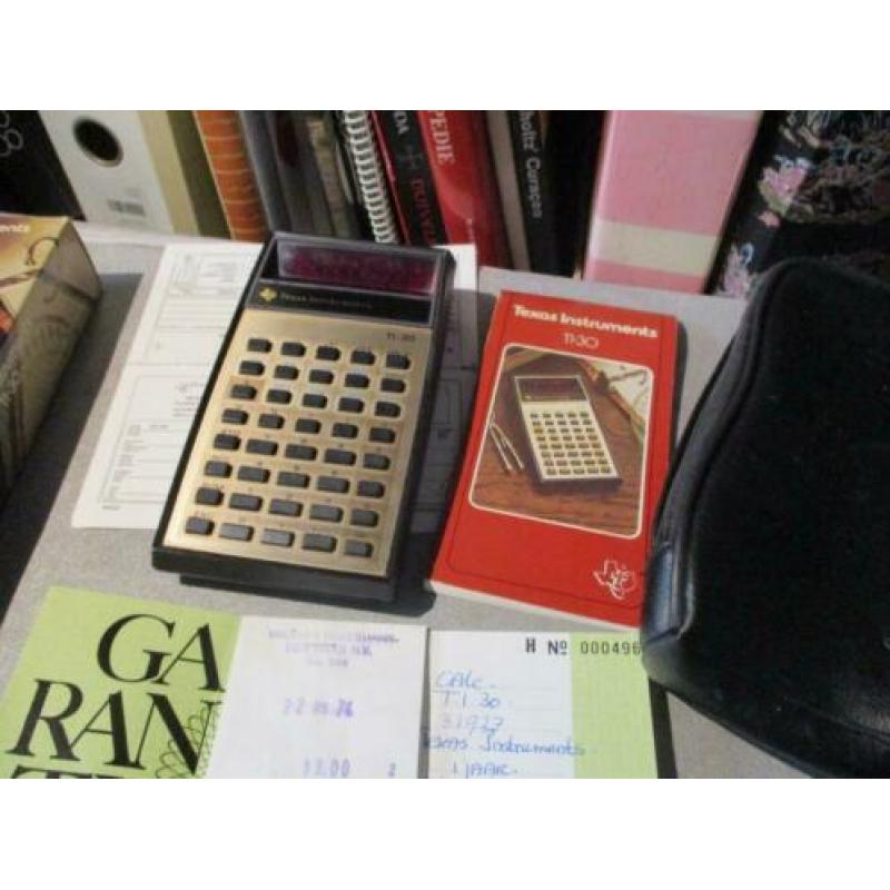 Lotje HP texas instuments TI-30 calculator rekenmachine