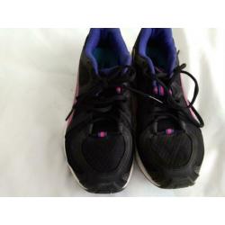 Zwarte PUMA sneakers 37
