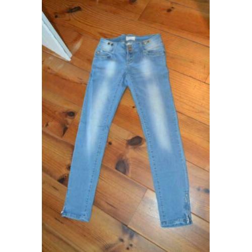 lichte jeans met bretels van monday denim m/38 - r38