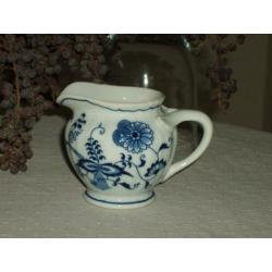 Blue Danube Melkkannetje