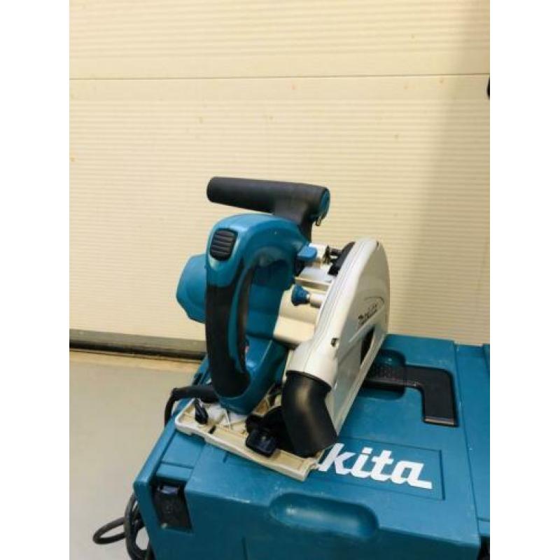 Makita invalzaag cirkelzaag SP6000 met geleider lineaal
