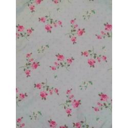 Zitzak van Sit&Joy met roze bloemetjes, 100 x 150 cm lang.
