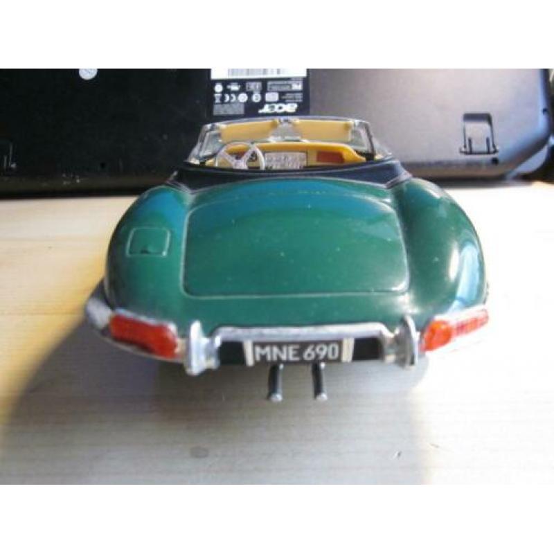 Jaguar XK E Type 4.2 Cabrio groen Tonka Polistil schaal 1:16