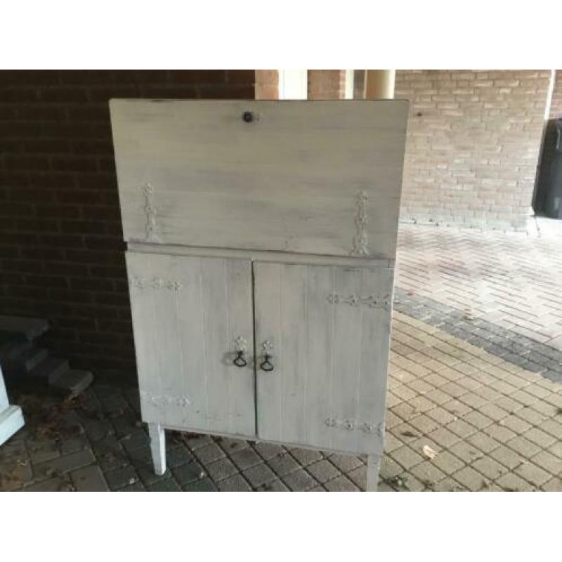 Oude commode/ bureau