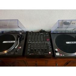 Reloop Set Compleet 2x RP2000 draaitafels en RMX-40 DSP