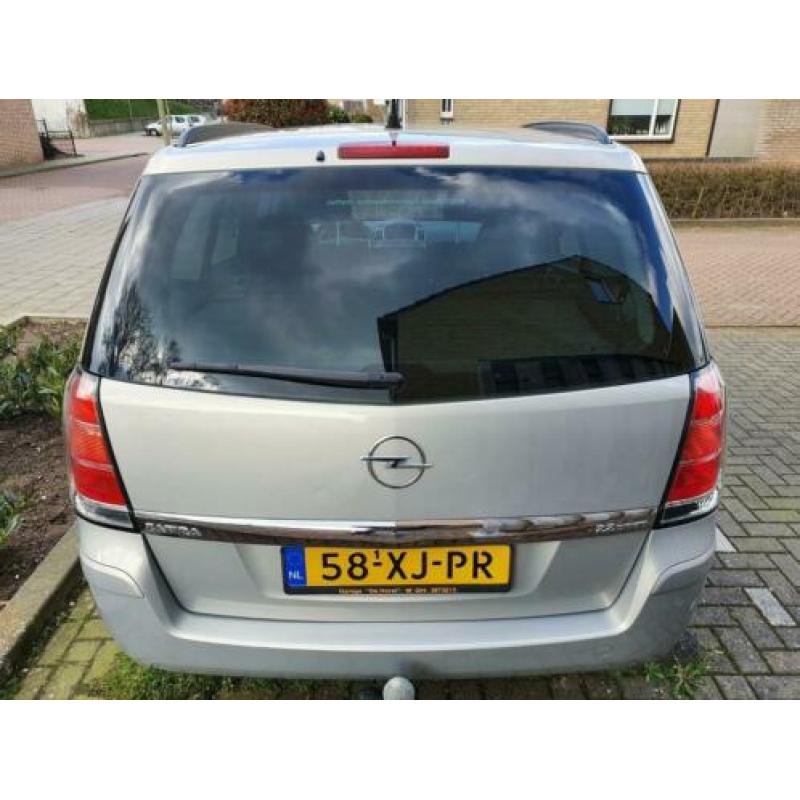 Opel Zafira 2.2 2007 Grijs