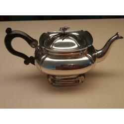 Antiek zilver theepot