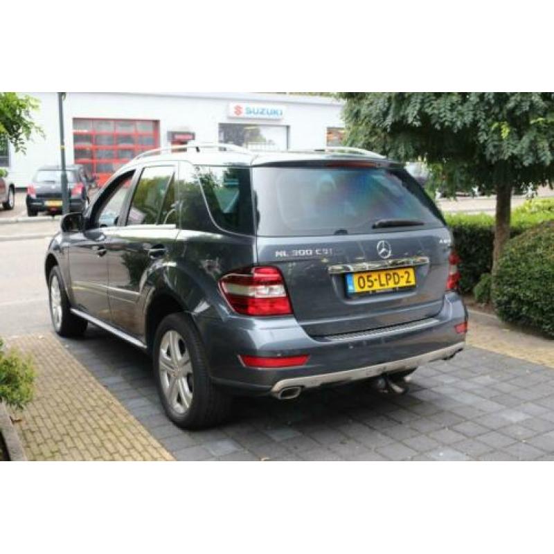 Mercedes-Benz M-Klasse 300 CDI Blue efficiency Navigatie Lee