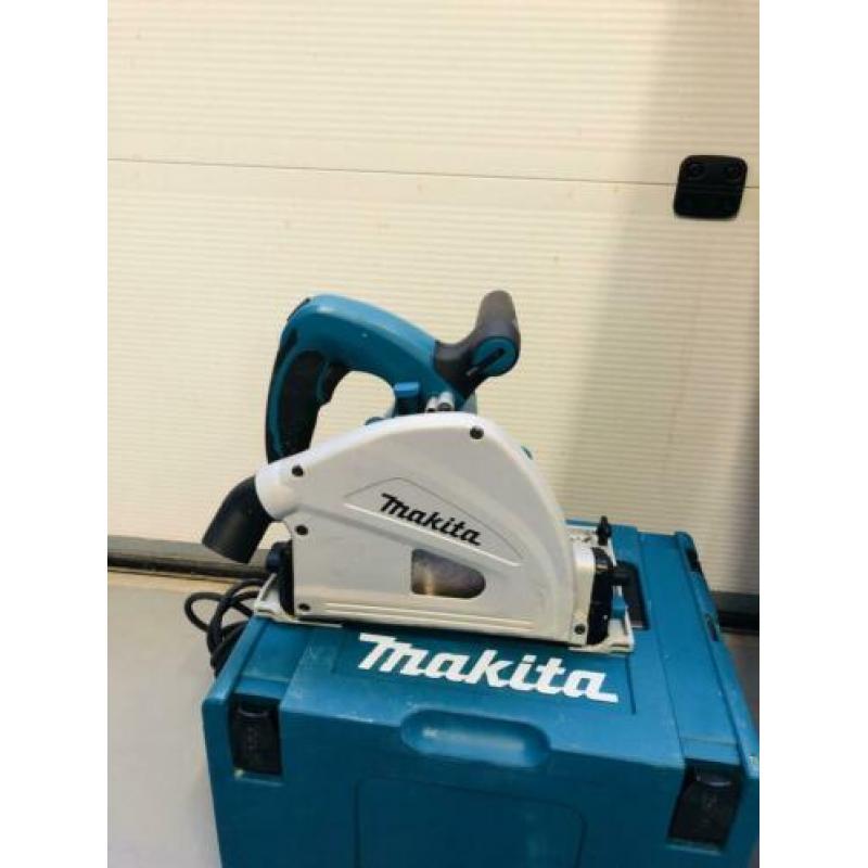 Makita invalzaag cirkelzaag SP6000 met geleider lineaal