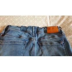 Mooie Tommy Hilfiger broek maat 164