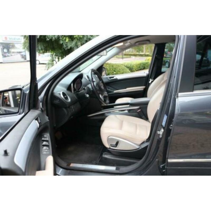 Mercedes-Benz M-Klasse 300 CDI Blue efficiency Navigatie Lee