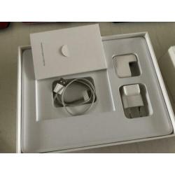 ??iPad 2 16 GB wit met 3 hoesjes ??