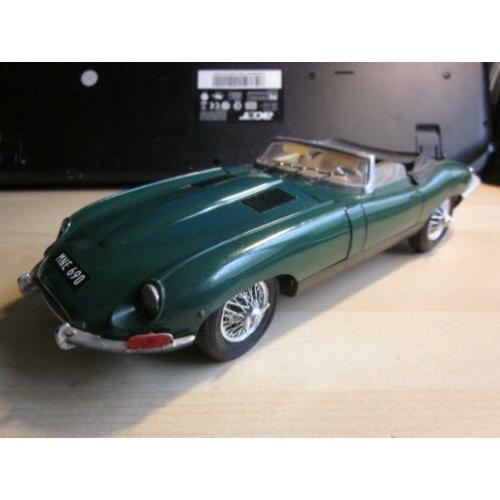 Jaguar XK E Type 4.2 Cabrio groen Tonka Polistil schaal 1:16