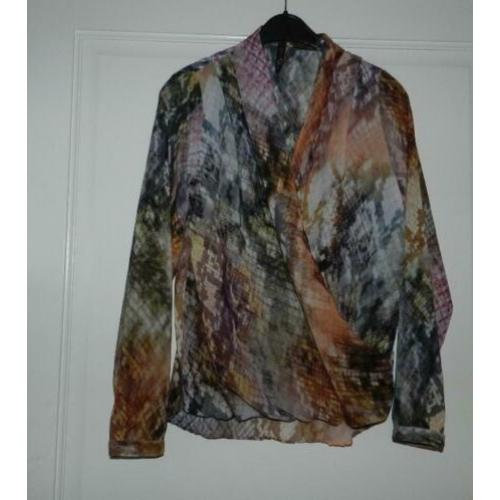 Supermooie NED overslagblouse met ingenaaide top, maat S/M.