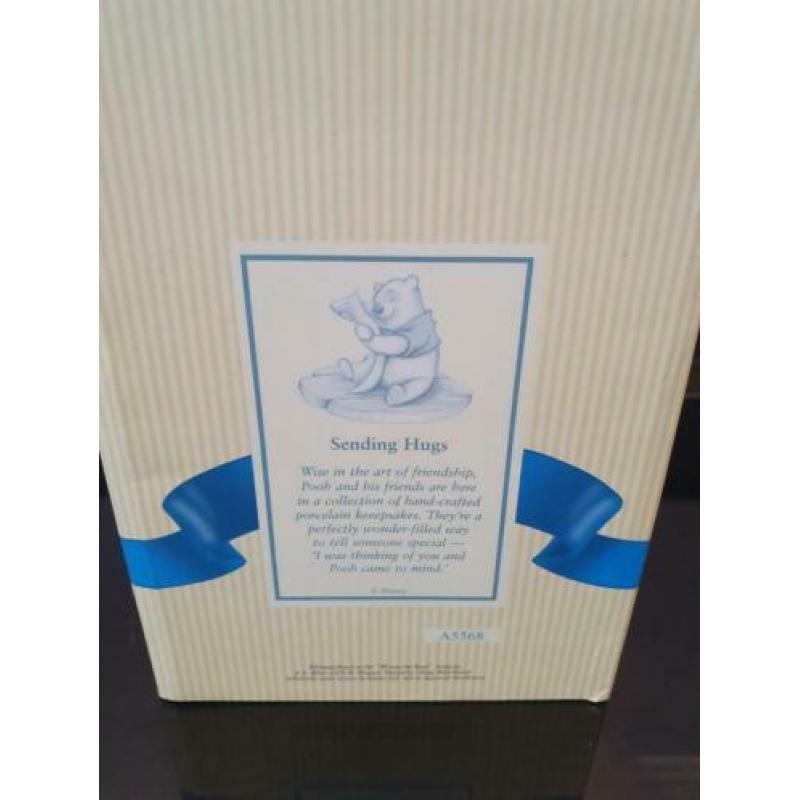 Winnie the pooh & friends "Sending hugs"