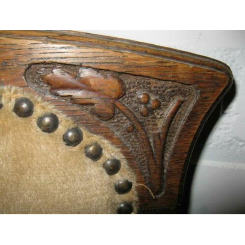 2 Eettafel stoelen 100 jaar oud