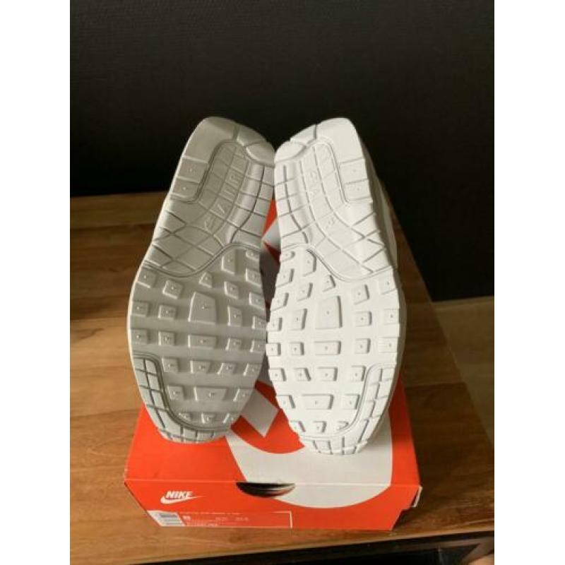 Nike air max 1 LX grey - US 7 / EU 38