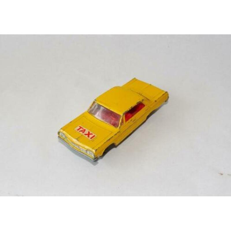 Matchbox Chevrolet Impala taxi + trailer + motorfiets
