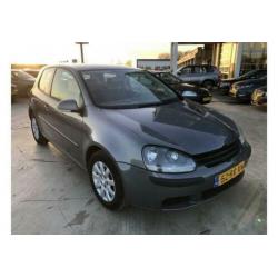 Volkswagen Golf 2.0 FSI Sportline