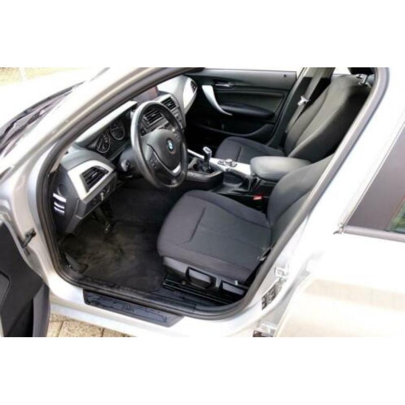 BMW 1-serie 116i Business+ 5-Deurs Xenon/Navi/LMV