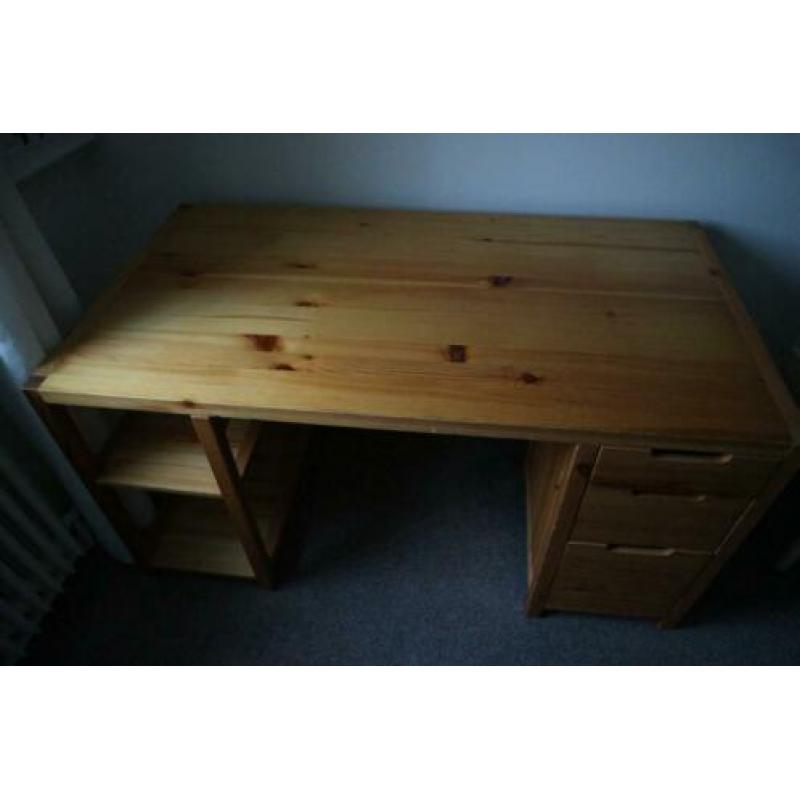 Massief grenen bureau