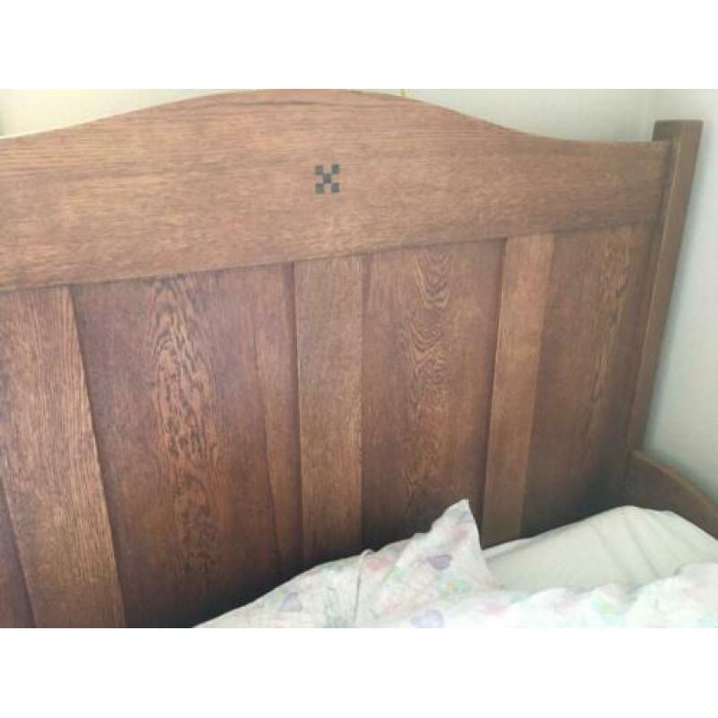 Mooi oud houten ledikant met matras 200x120