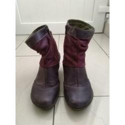 El Naturalista laarsjes, aubergine leer, maat 40