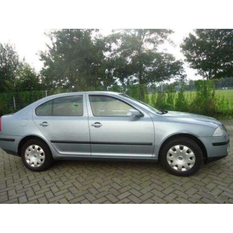 Skoda Octavia 1.6 Ambiente 134.0000KM - ELKE ZONDAG OPEN !