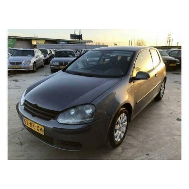 Volkswagen Golf 2.0 FSI Sportline