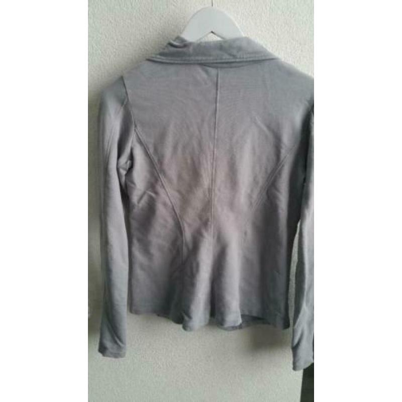 Fresh jasje maat M grijs