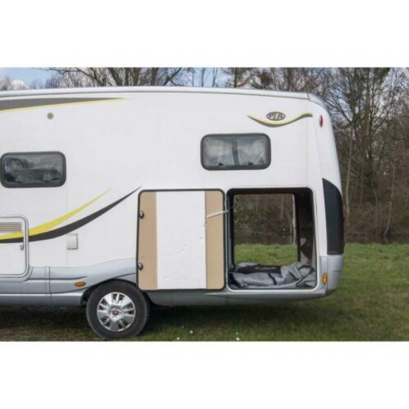 P.L.A. S743 | 2015 | 23500km | lengtebedden | garage | 150pk