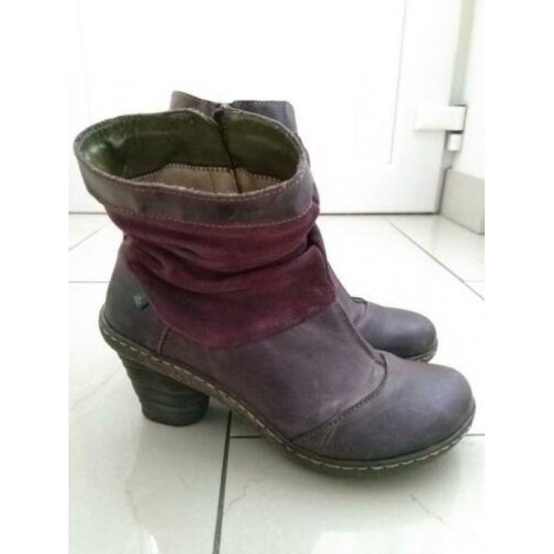 El Naturalista laarsjes, aubergine leer, maat 40