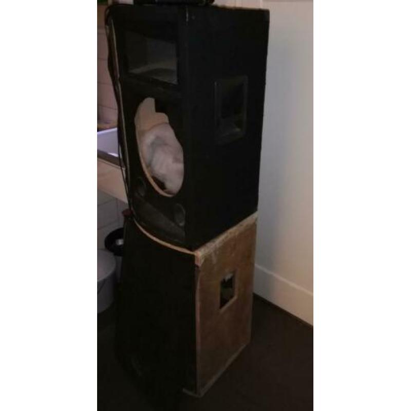 Lege speakerkasten