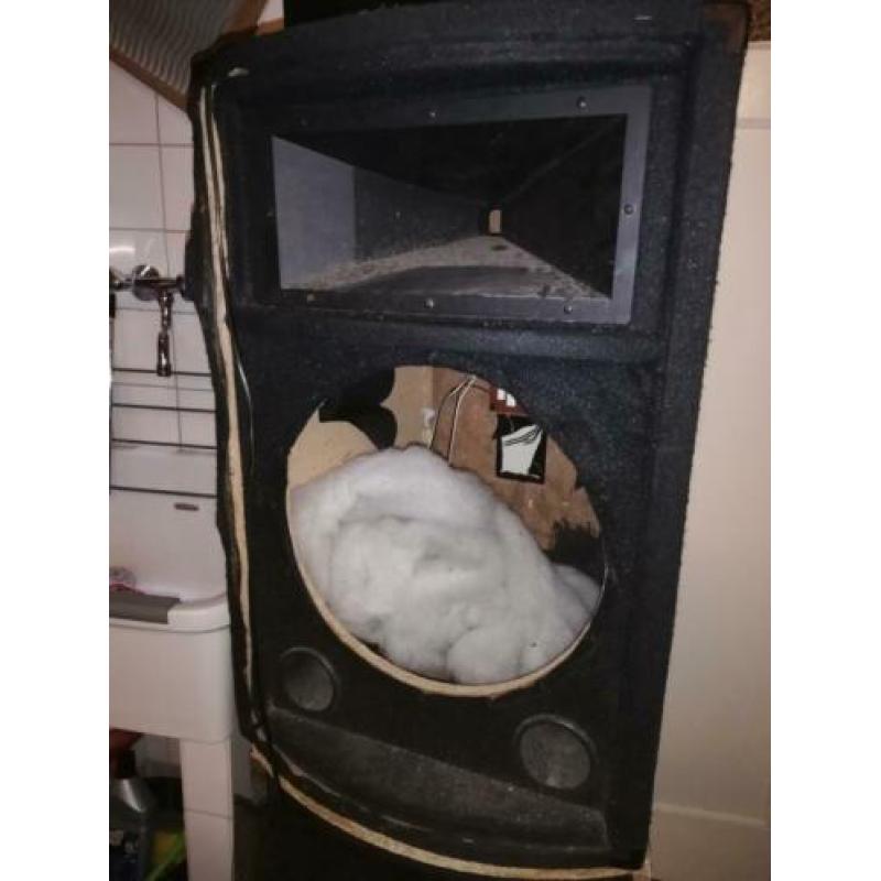 Lege speakerkasten