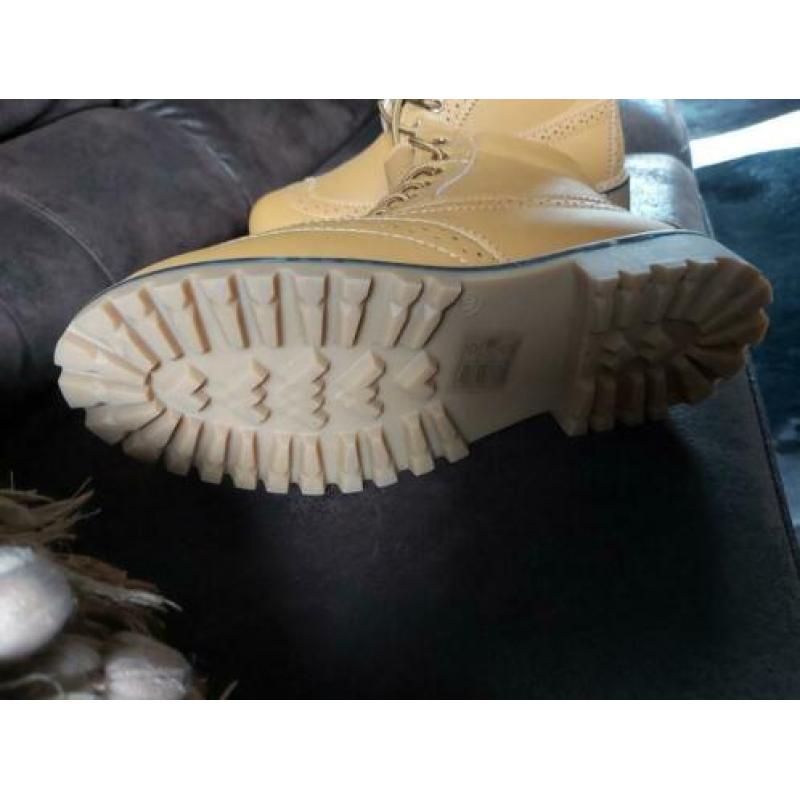 Bergschoenen maat 40 , veterschoen, stoere schoen