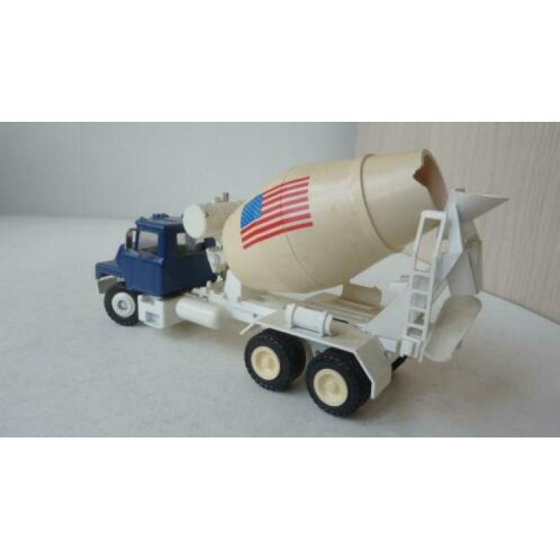 MACK Beton-Mixer Conrad