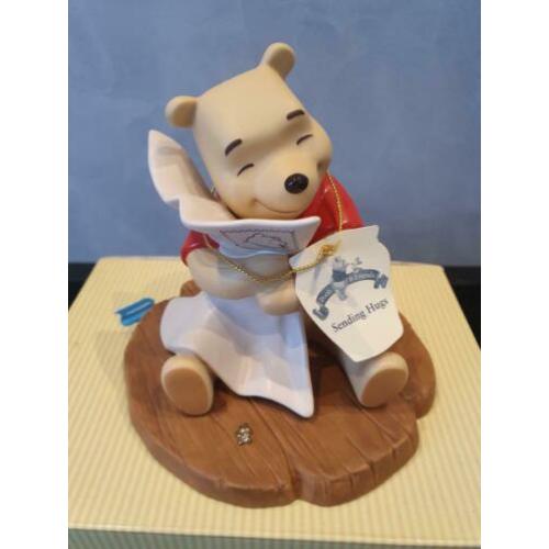 Winnie the pooh & friends "Sending hugs"