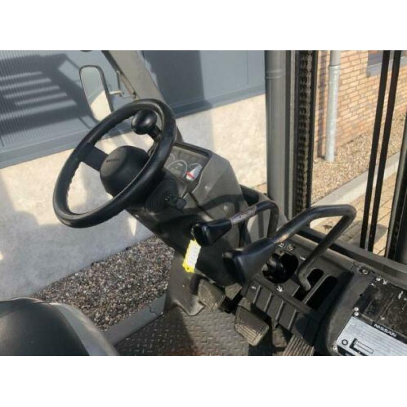 Nissan 3.5 ton LPG Sideshift Heftruck (bj 2006)