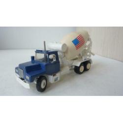 MACK Beton-Mixer Conrad