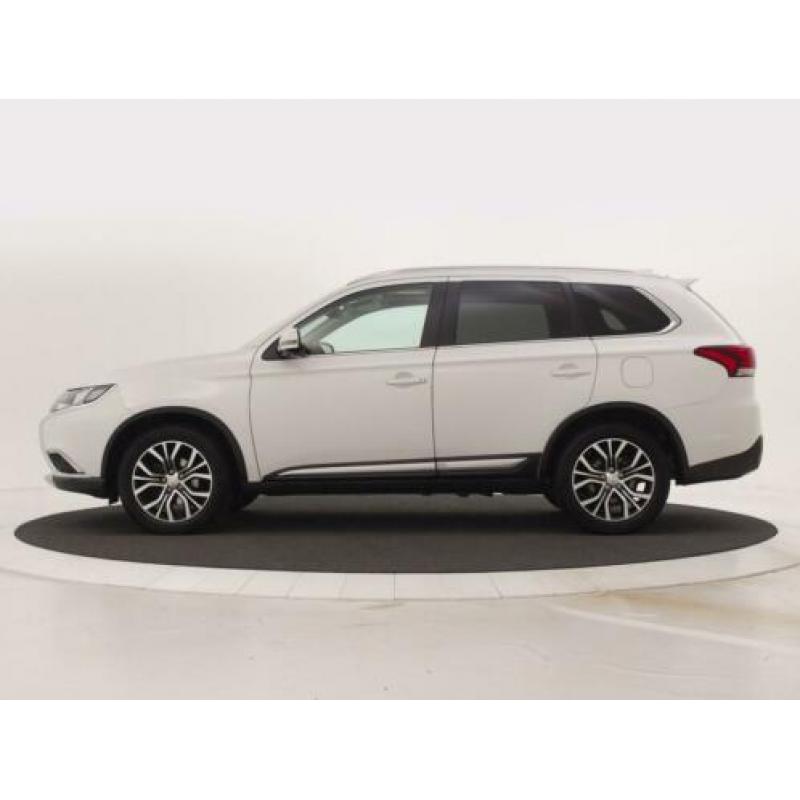 Mitsubishi Outlander 2.0 Instyle+ 4WD 7 Persoons | 4WD | Led