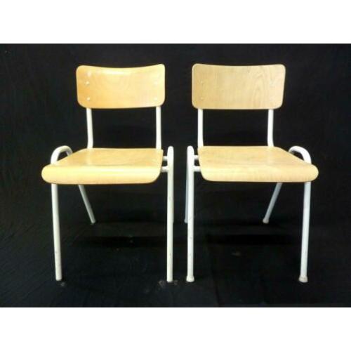 2 stuks Vintage schoolstoel / stapelstoel / kantinestoel