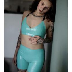 Partij latex kleding
