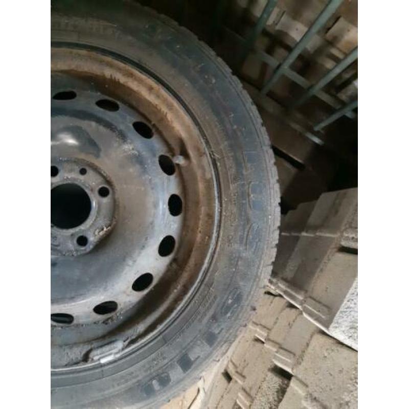 Rockstone op velg 175/65R14.