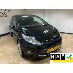 Ford Fiesta 1.4 Titanium ZONDAG ' s open van 12-tot 17 uur
