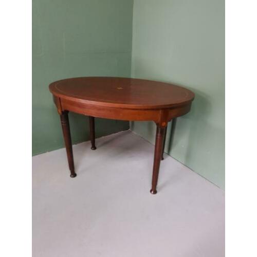 Antiek klassieke stijl Ingelegd Mahonie salontafel, €35,-.